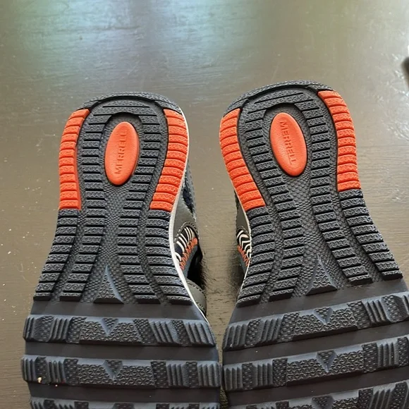 Youth Merrell shoes - Picture 2 of 6